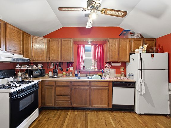 4th image of 124 N Pershing St