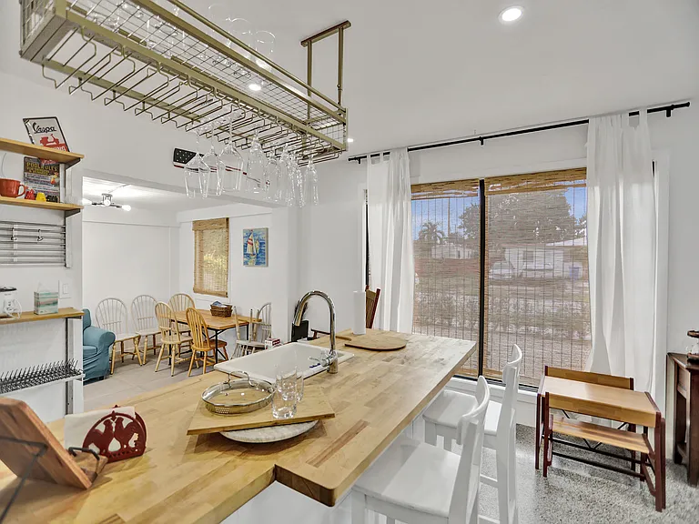 4030 SW 33rd St — Photo 8