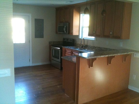4th image of 4037 Crutchfield St