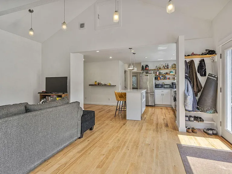266 Highland Ave — Photo 11