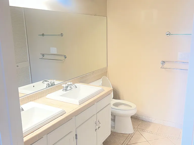 5500 Torrance Blvd #C — Photo 29