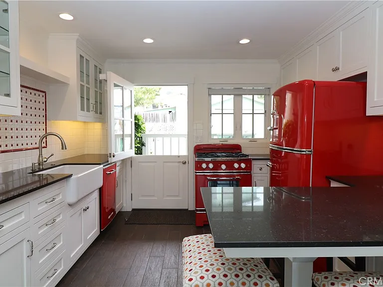 334 Cypress Dr — Photo 5