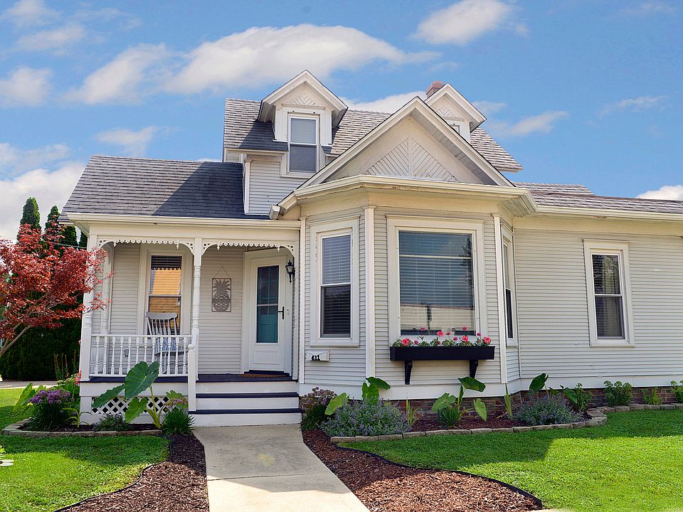 1st image of 611 6th Ave