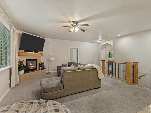 5th image of 53 W Lake View Terrace Rd