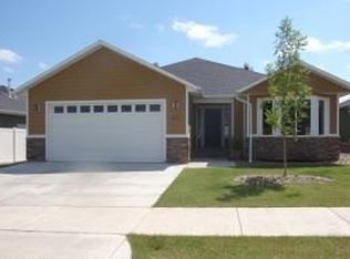 2013 23rd St W, Williston, ND 58801