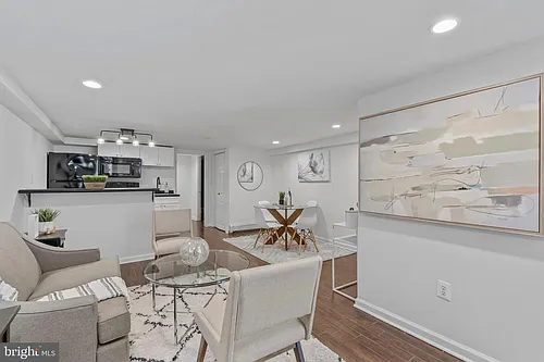 739 Fairmont St NW #B Photo 1 739 Fairmont St NW #B Photo 1