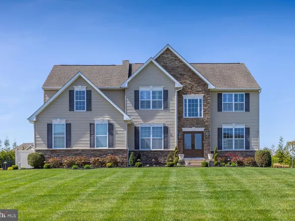 207 Maria Elena Dr, Mullica Hill, NJ 08062