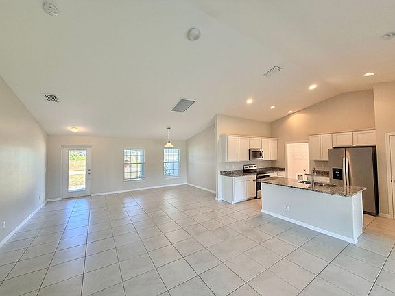 4th image of 1825 NW 23rd Ave