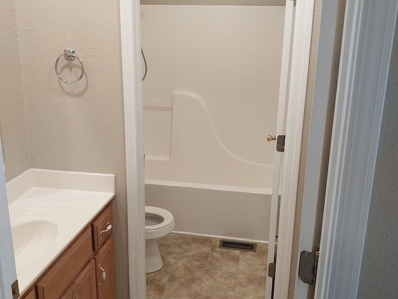 3rd image of 500 W Pine St