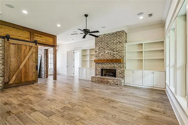 4 bed, 3.0 bath, 2390 sqft, $3,500 — Photo 4