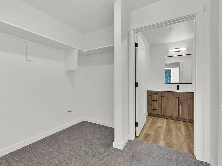 Veazey Park Apartments — Photo 62