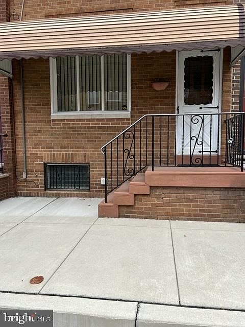 1st image of 841 Cross St