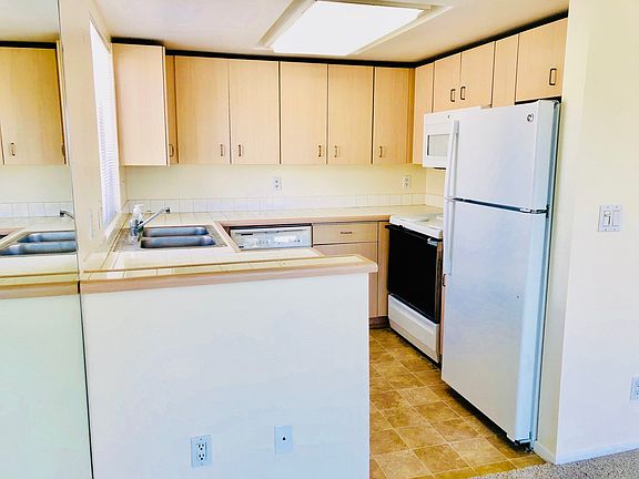 2nd image of 1250 Cleveland Ave #319