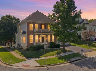 35555 Sarasota St, Round Hill, VA 20141