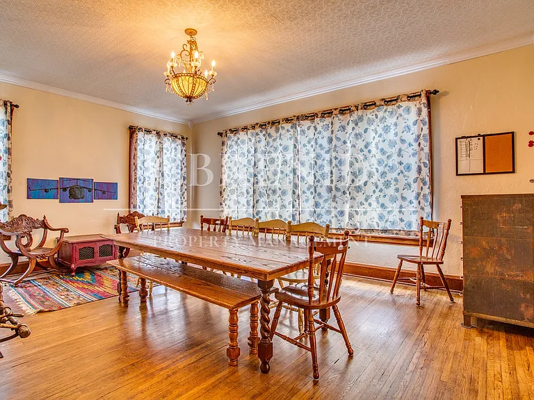 1214 W Maine St — Photo 11