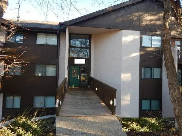 1400 Heritage Lndg APT 110, Saint Charles, MO 63303