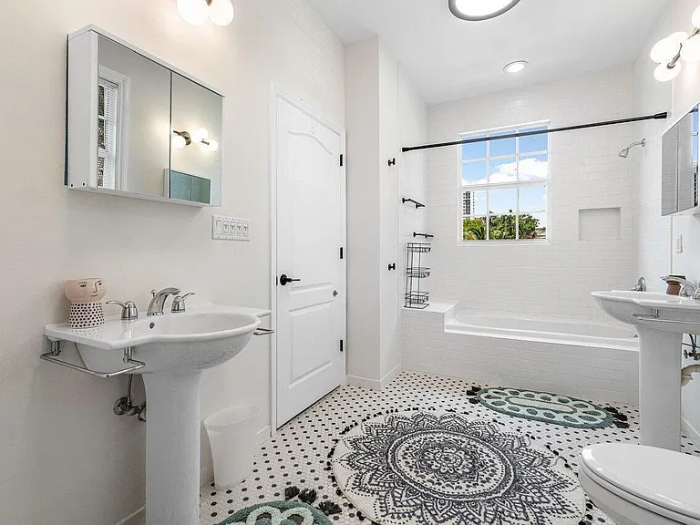 783 Toledo Dr — Photo 29