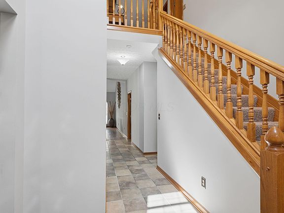 4th image of 9298 Auburn Ct