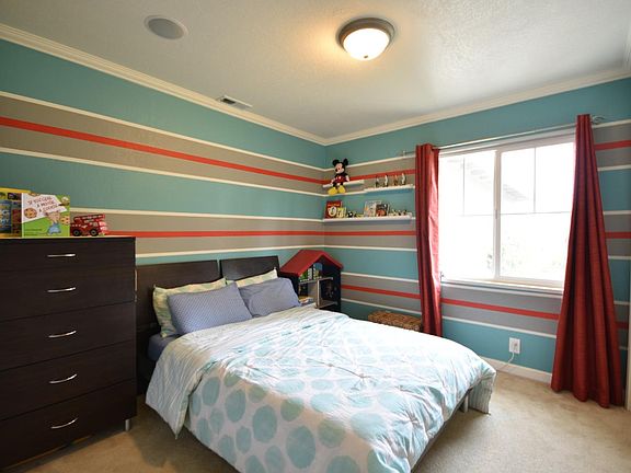 4th image of 1377 Klamath Dr