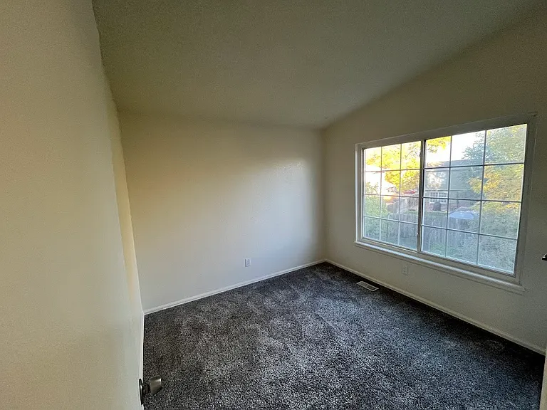 12504 Forest St — Photo 14