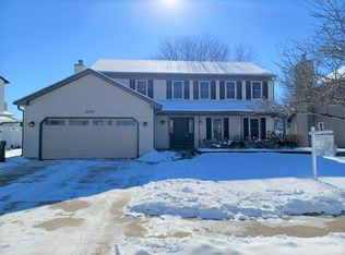 2205 Jordan Ln, Elgin, IL 60123