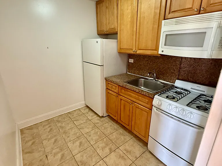 14435 35th Ave #5G — Photo 2