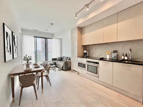 3 Gloucester St, Toronto, ON