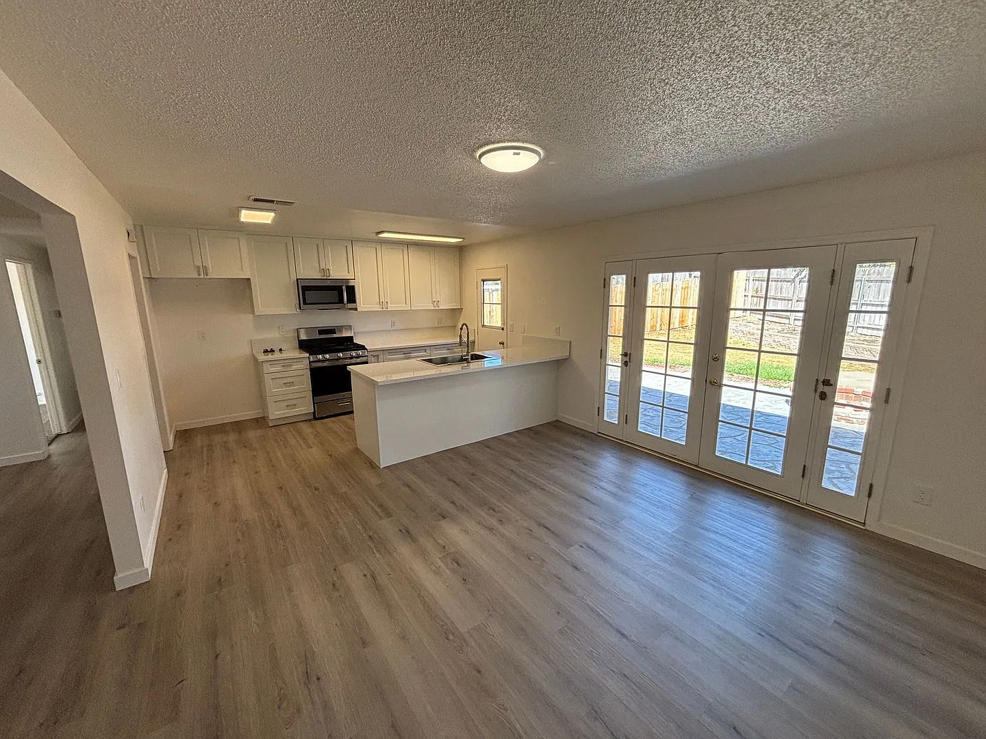 4692 Cherry Avenue -- 3 bed, 2 bath Orcutt Home, Walking Distance to Patterson Elementary School — Photo 4