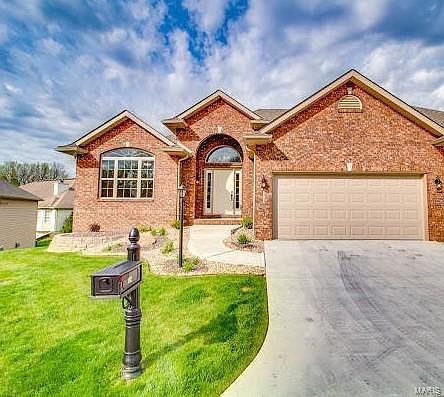 1st image of 124 Meredith Ln