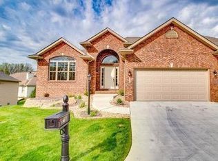 124 Meredith Ln, Glen Carbon, IL 62034