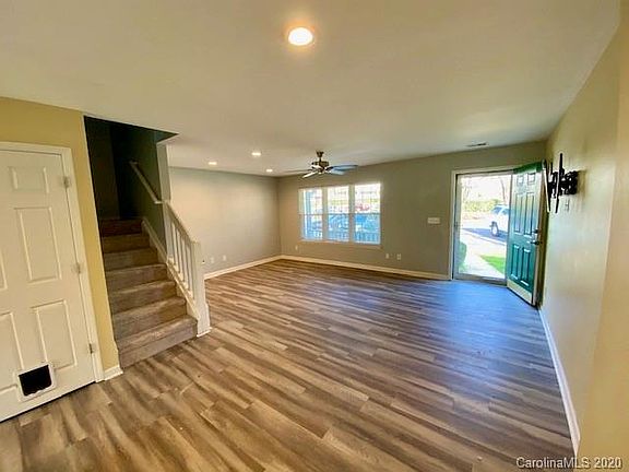 4th image of 9108 Exbury Ct