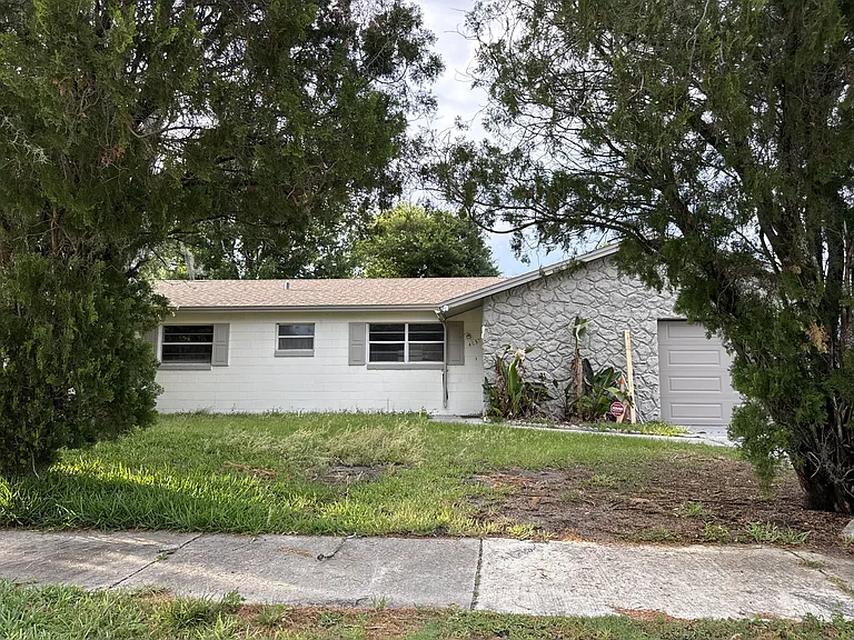 4635 Canna Dr — Photo 2