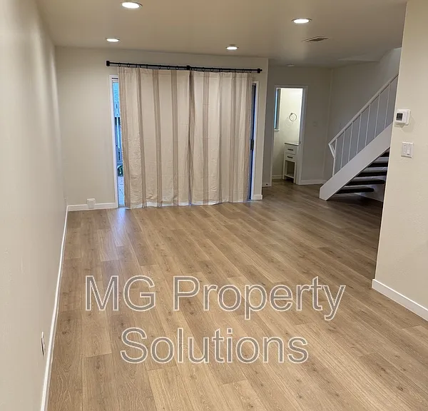 55 Roundtree Blvd #1 — Photo 3
