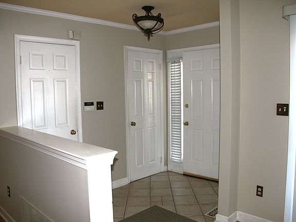 4th image of 9004 Sheffield Dr