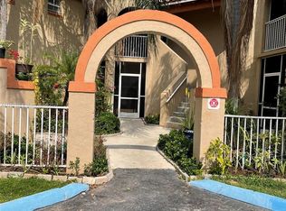 8886 SW 3rd St APT 105, Hollywood, FL 33025