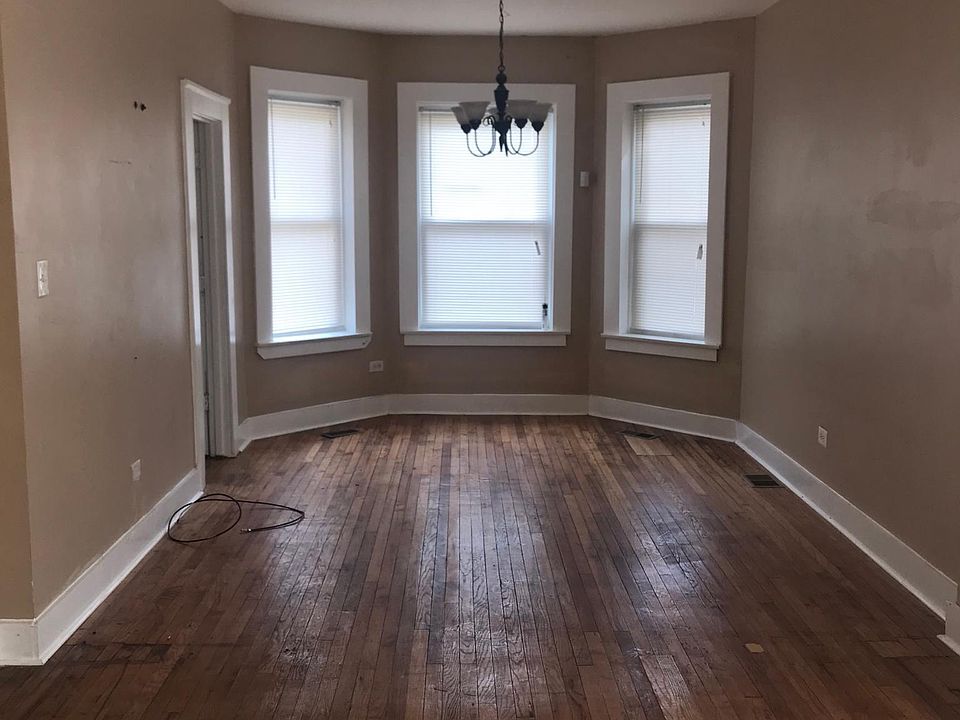 2nd image of 5656 S Marshfield Ave