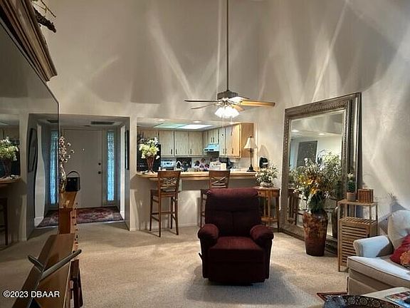 3rd image of 121 Club House Blvd
