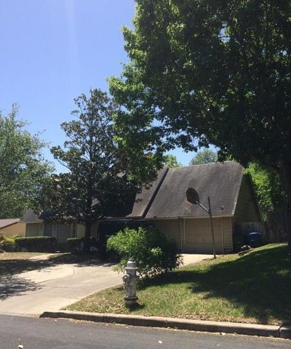 1st image of 3122 Tawny Oak Dr