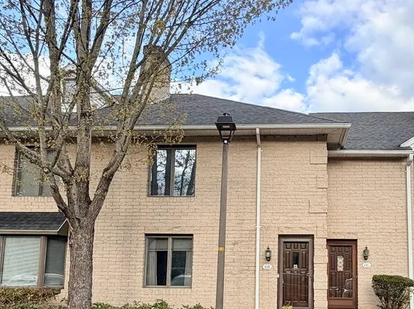 11 Mansion Woods Dr #F, Agawam, MA 01001