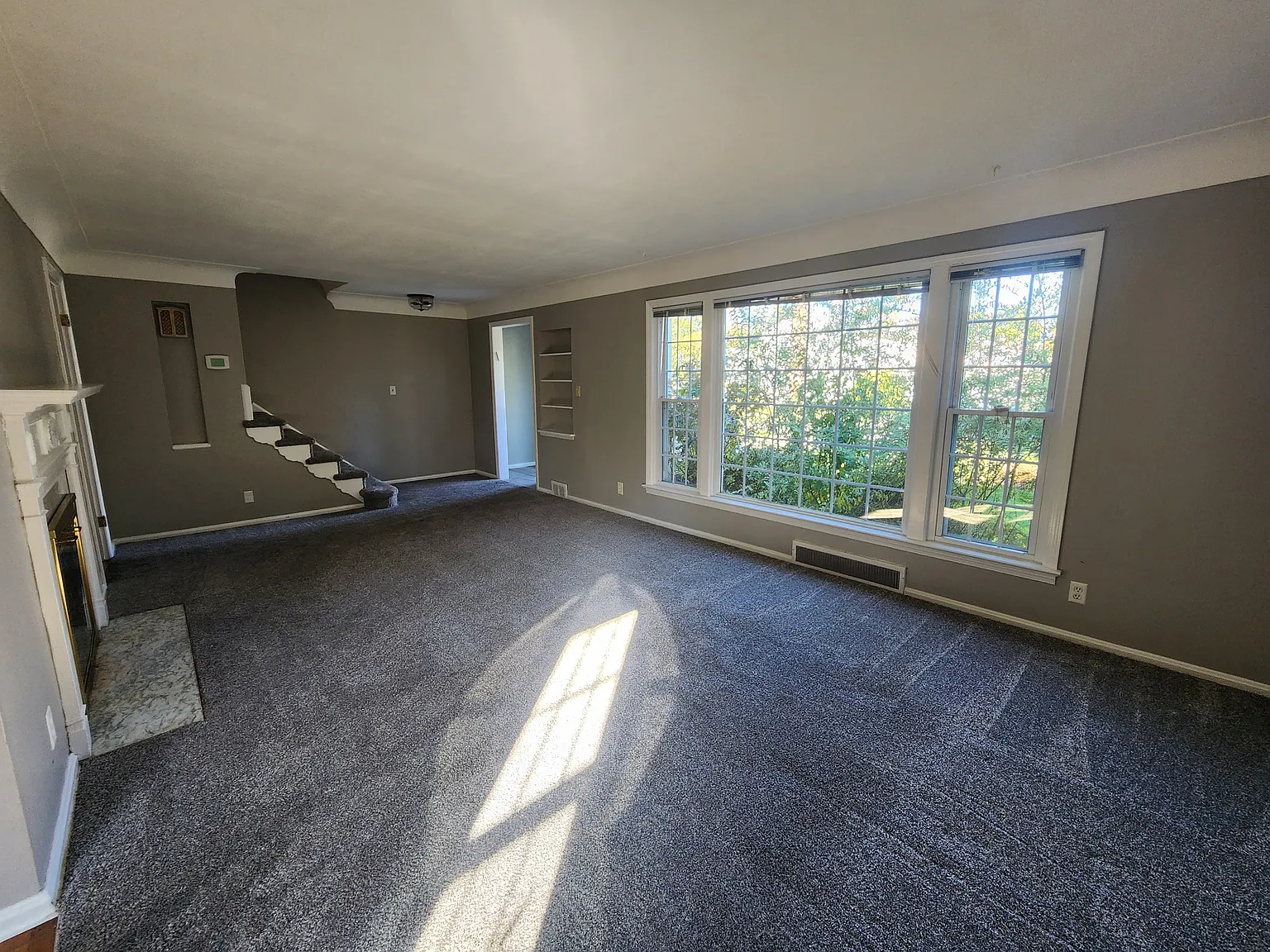 4 bed, 1.5 bath, 1894 sqft, $2,250 — Photo 2