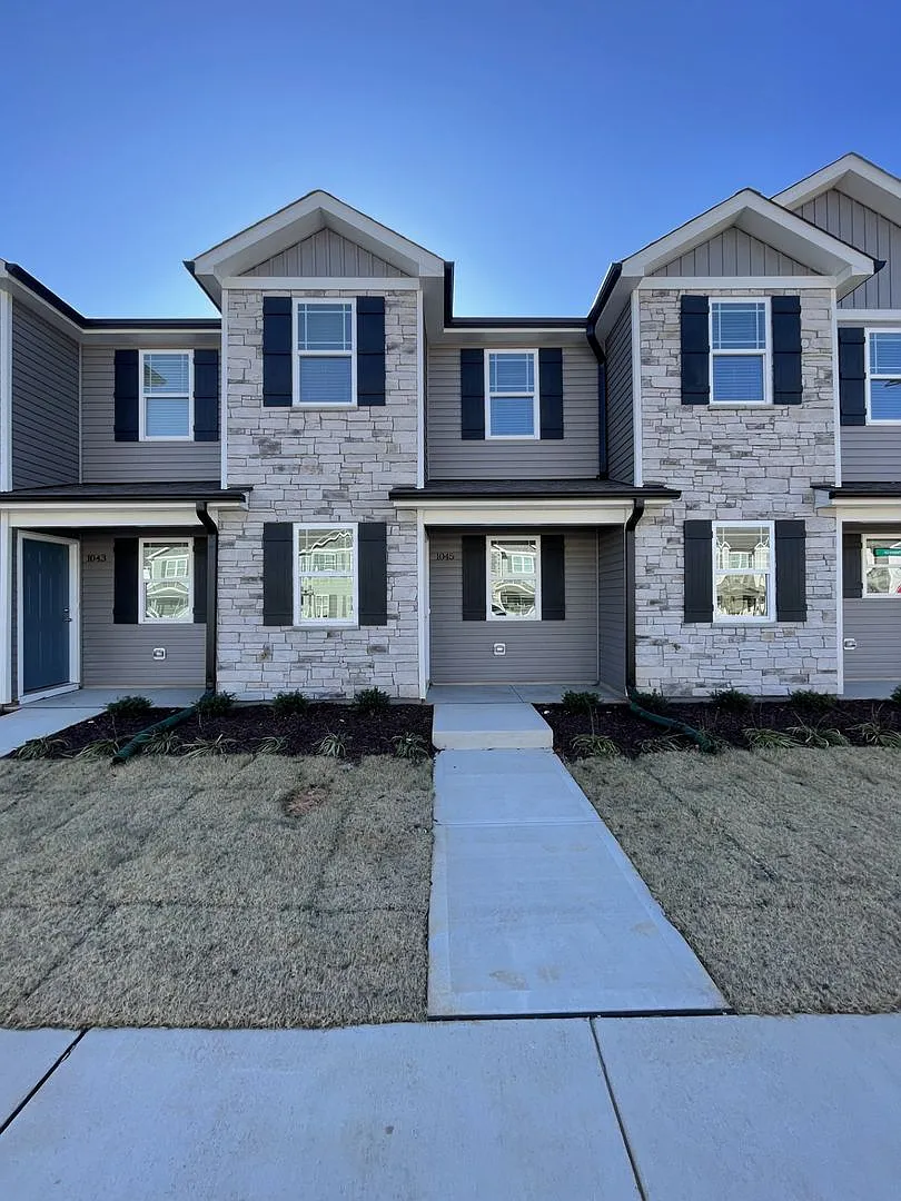 2 bd 2.5 ba townhome — Photo 1