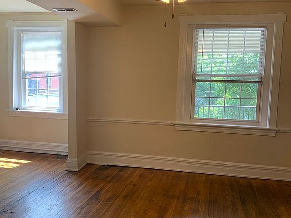 4th image of 206 N Lombardy St APT 4