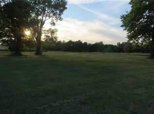 15811 E 283rd St, Harrisonville, MO 64701