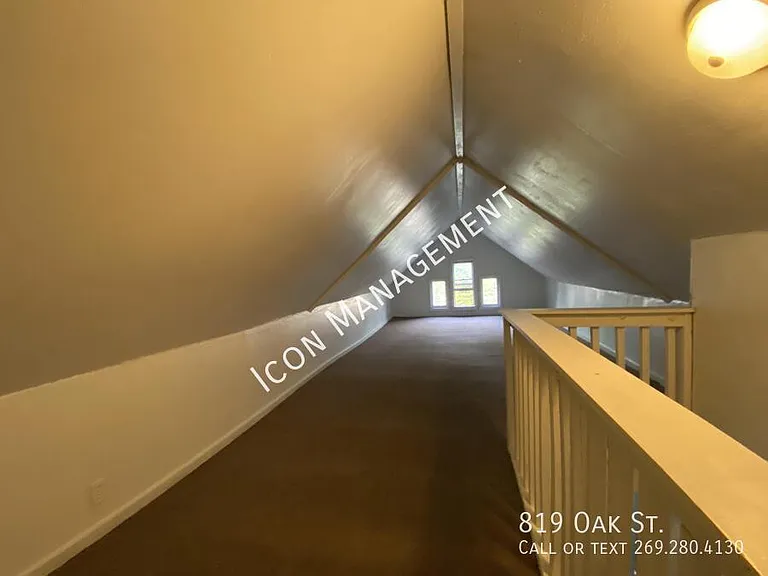 819 Oak St — Photo 15
