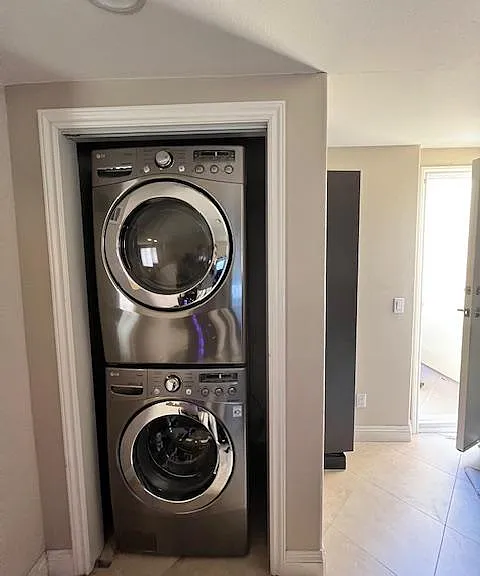 In Unit LG Washer/Dryer