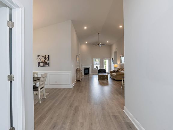 4th image of 140 Galway Rd