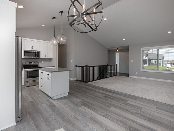 3rd image of 6818 Timberview Ct