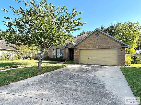 2nd image of 896 Plantation Dr
