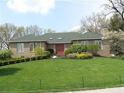 2208 Fairway Dr photo 1