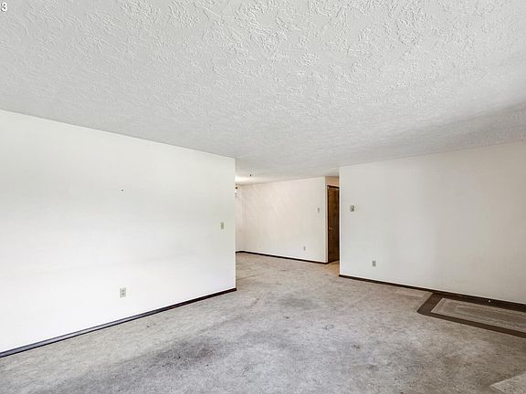 5th image of 6401 NE 40th St